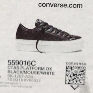 Converse black leather platform sneakers sz 8.5 / in good used condition